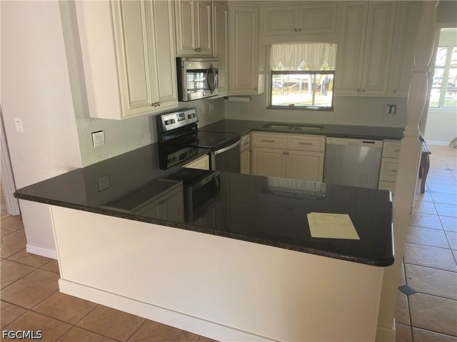 2143 W Tobago CIR, Fort Myers, FL 33905