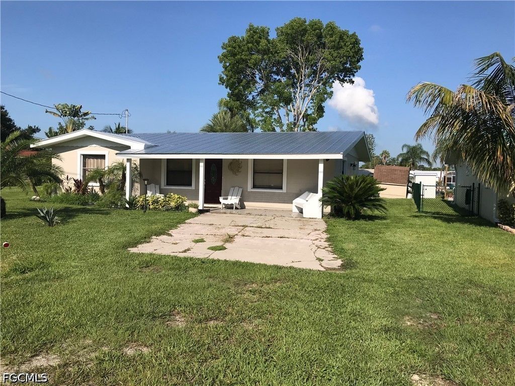 2143 W Tobago CIR, Fort Myers, FL 33905