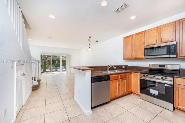 3105 NW 25th Terrace 3105, Oakland Park, FL 33309