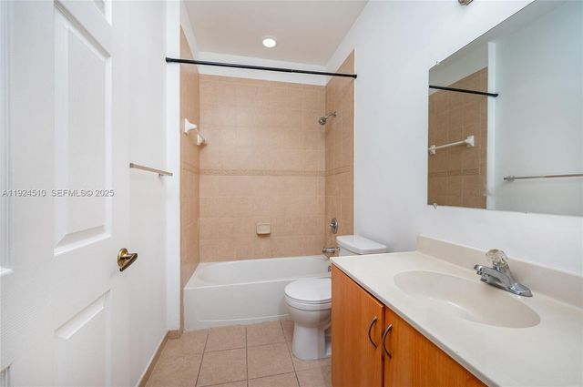 3105 NW 25th Terrace 3105, Oakland Park, FL 33309