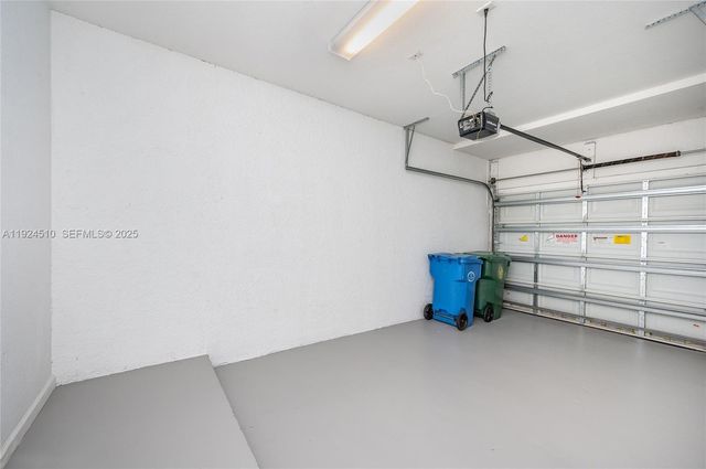 3105 NW 25th Terrace 3105, Oakland Park, FL 33309