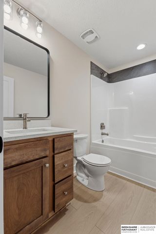 1649 E Ridge Way, Ashland, NE 68003