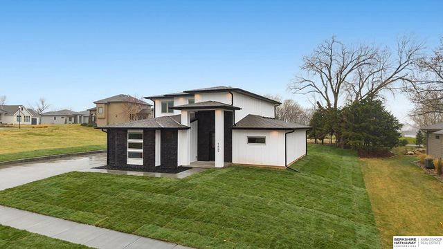1649 E Ridge Way, Ashland, NE 68003