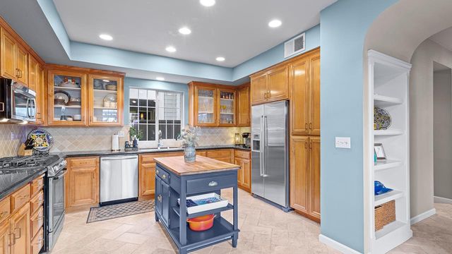 1050 Belmont Ln, Tracy, CA 95377