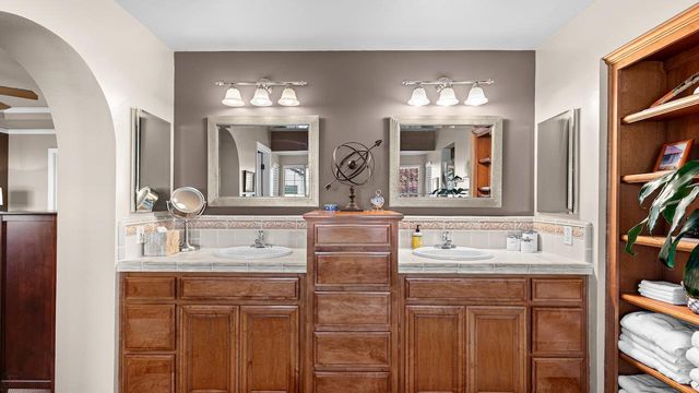 1050 Belmont Ln, Tracy, CA 95377