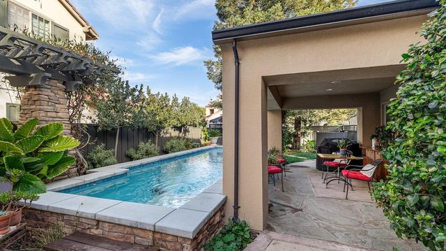 1050 Belmont Ln, Tracy, CA 95377