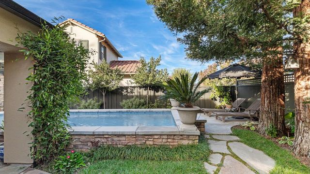 1050 Belmont Ln, Tracy, CA 95377