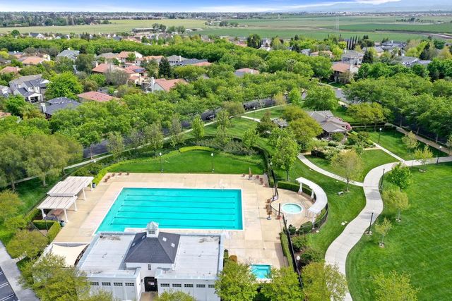 1050 Belmont Ln, Tracy, CA 95377