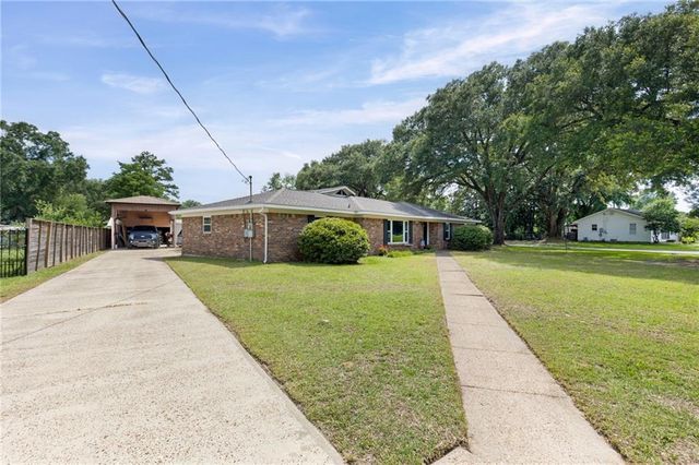 49 Plateau Avenue W, Satsuma, AL 36572