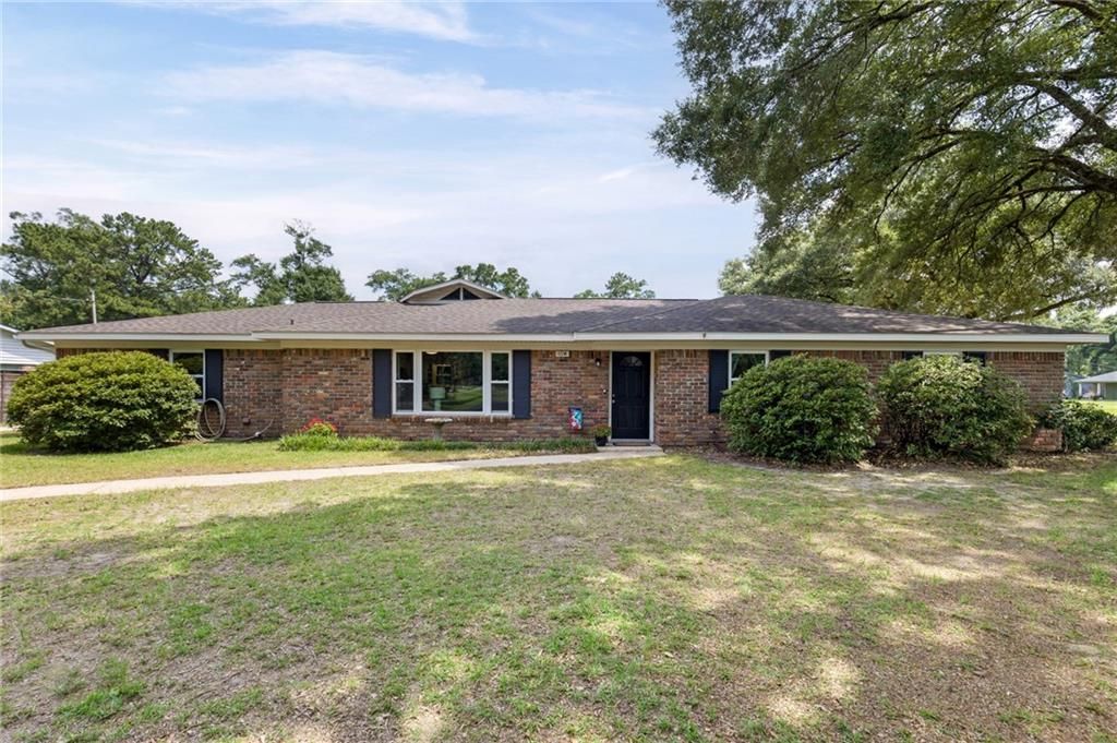 49 Plateau Avenue W, Satsuma, AL 36572