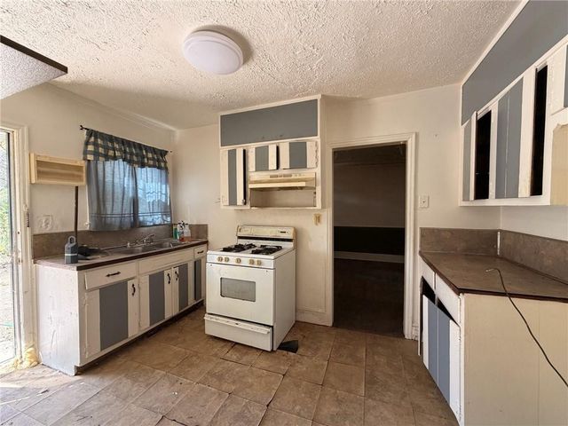 2519 Sylvan Road, East Point, GA 30344