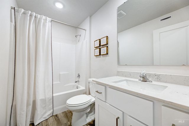 8601 E Love Ct, Nampa, ID 83687
