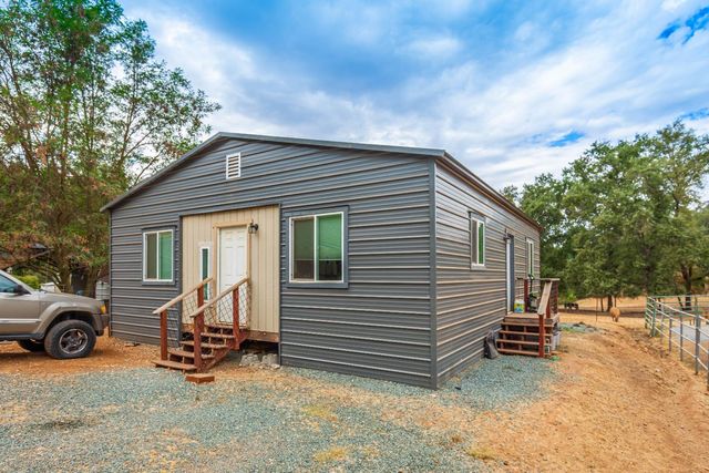 18000 W Clinton Rd, Jackson, CA 95642