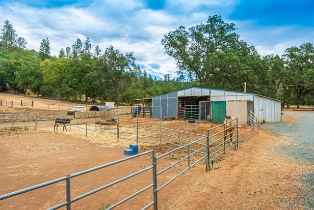 18000 W Clinton Rd, Jackson, CA 95642