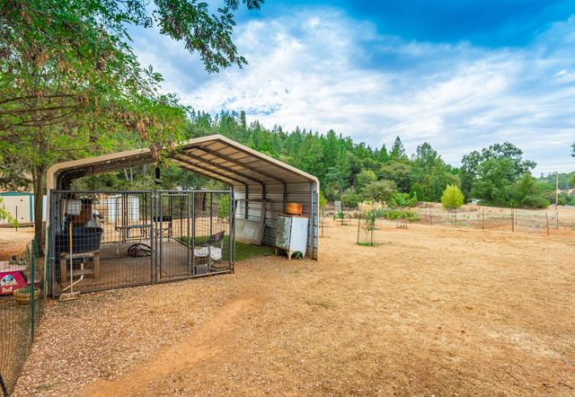 18000 W Clinton Rd, Jackson, CA 95642