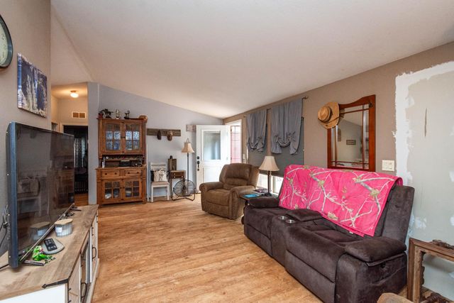 18000 W Clinton Rd, Jackson, CA 95642