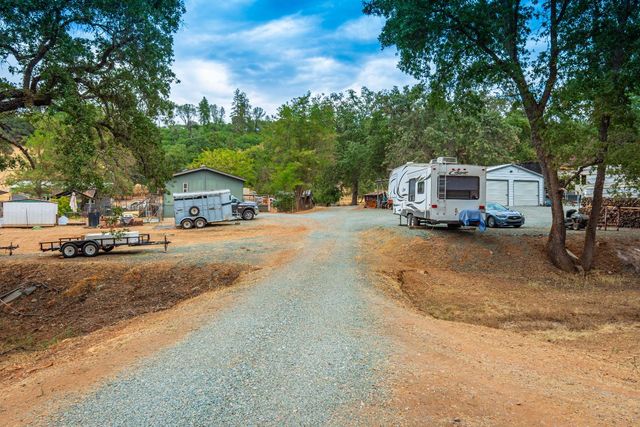 18000 W Clinton Rd, Jackson, CA 95642