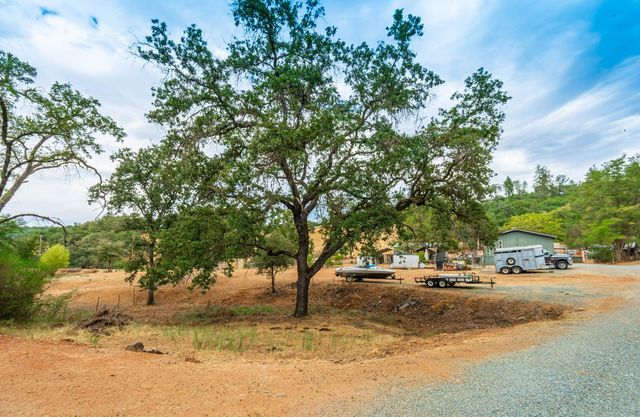 18000 W Clinton Rd, Jackson, CA 95642