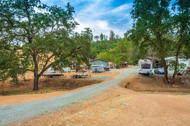 18000 W Clinton Rd, Jackson, CA 95642