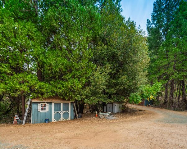 18000 W Clinton Rd, Jackson, CA 95642