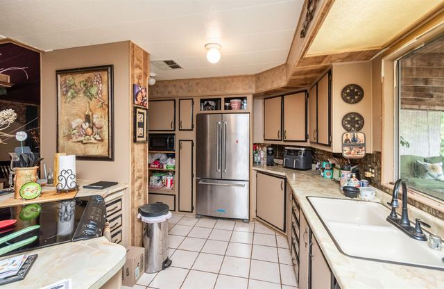 18000 W Clinton Rd, Jackson, CA 95642