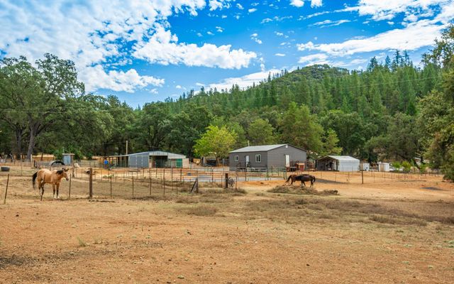 18000 W Clinton Rd, Jackson, CA 95642