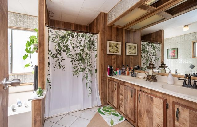 18000 W Clinton Rd, Jackson, CA 95642