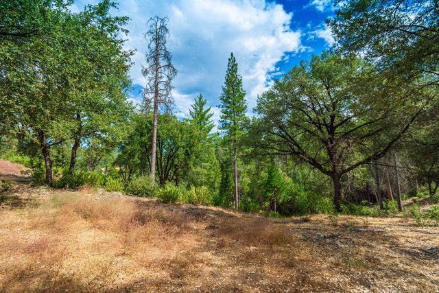 18000 W Clinton Rd, Jackson, CA 95642