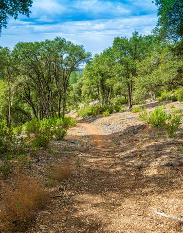 18000 W Clinton Rd, Jackson, CA 95642