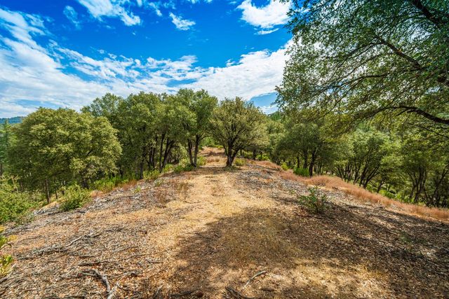 18000 W Clinton Rd, Jackson, CA 95642