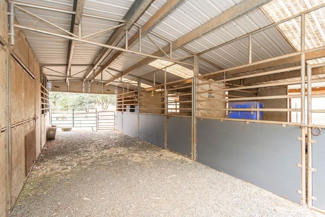 18000 W Clinton Rd, Jackson, CA 95642