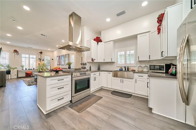 800 E 27th, Los Angeles, CA 90011