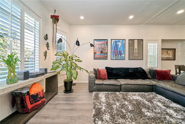 800 E 27th, Los Angeles, CA 90011