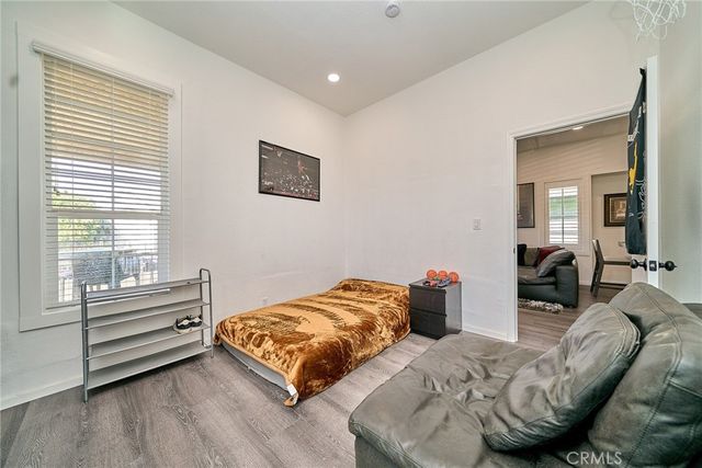 800 E 27th, Los Angeles, CA 90011