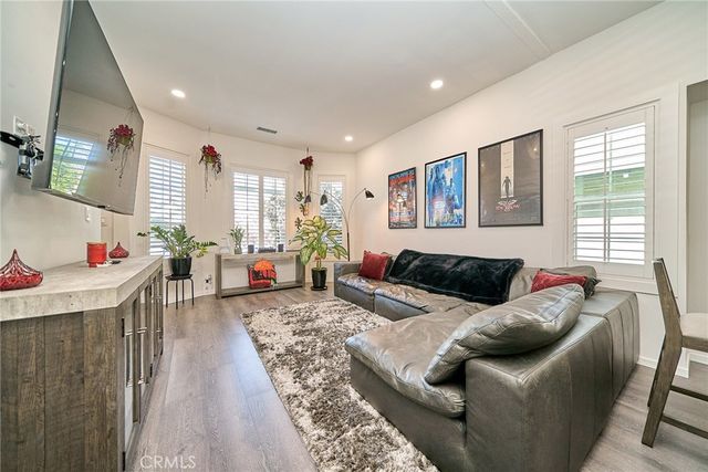 800 E 27th, Los Angeles, CA 90011