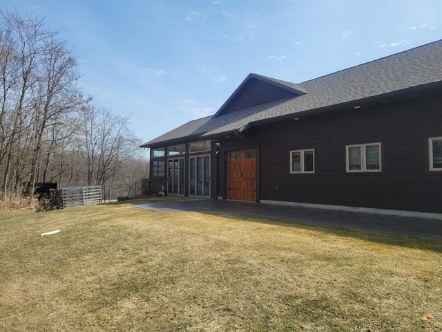 3482 Creek Ridge Drive, Eau Claire, WI 54703