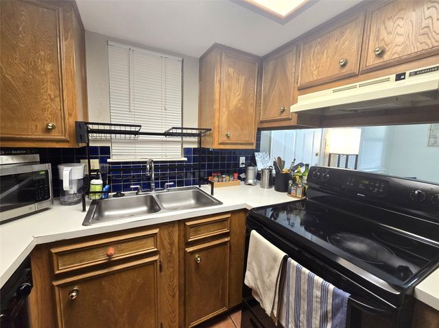 706 W 22nd ST 307, Austin, TX 78705