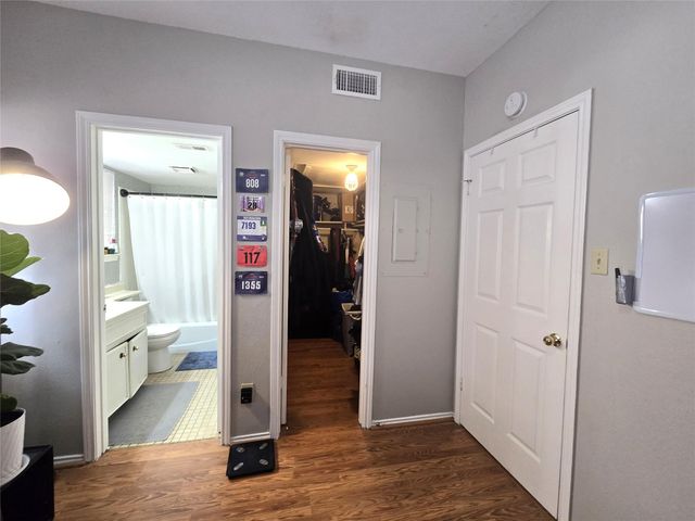 706 W 22nd ST 307, Austin, TX 78705