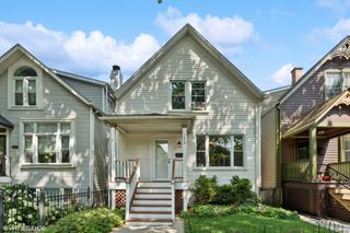 3809 N Hermitage Avenue, Chicago, IL 60613