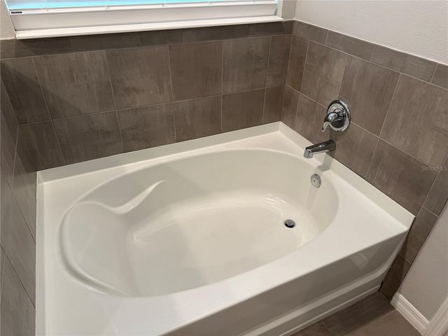 10437 LAXER CAY LOOP, San Antonio, FL 33576