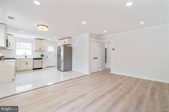 7850 BURNSIDE RD, Landover, MD 20785