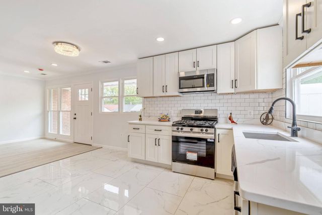 7850 BURNSIDE RD, Landover, MD 20785