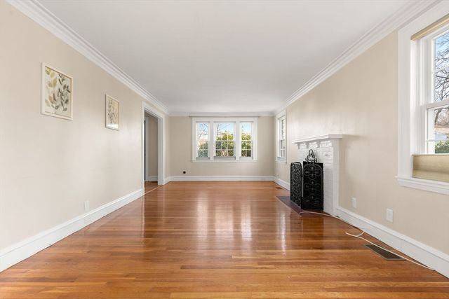 25 Allen Ave, Newton, MA 02468