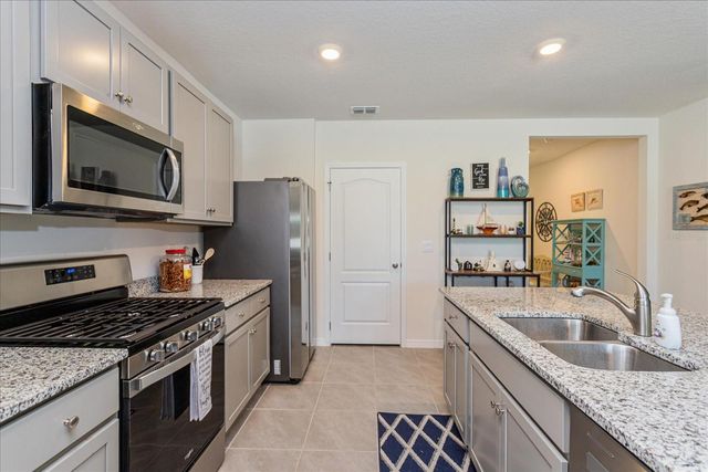 6358 SANDERS GROVE CIRCLE, Okahumpka, FL 34762