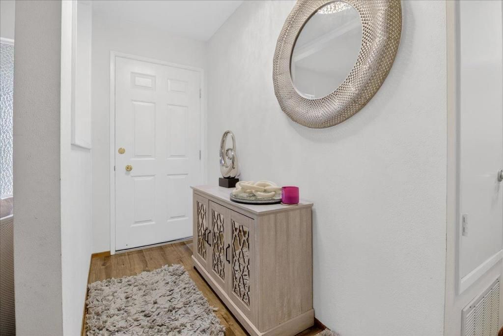 Image 6 of property listing at 525 Cloudview Drive, Watsonville, CA 95076