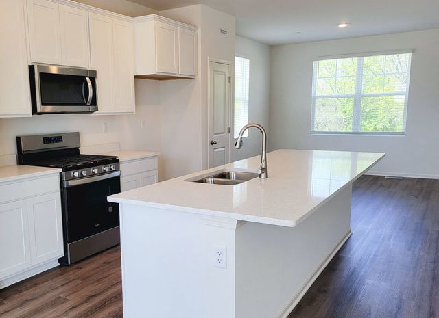 579 yosemite Way, Mundelein, IL 60060