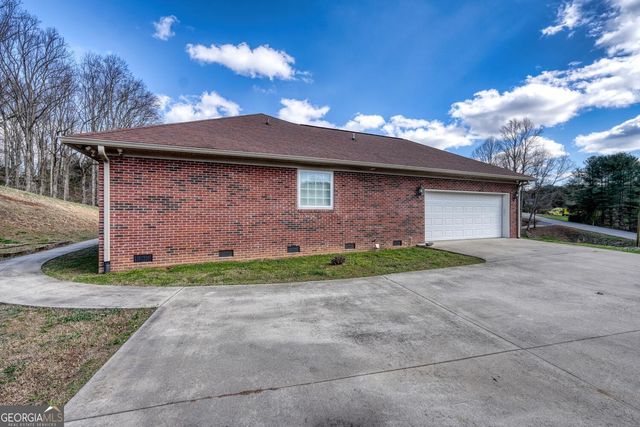 794 State Hwy 66, Young Harris, GA 30582