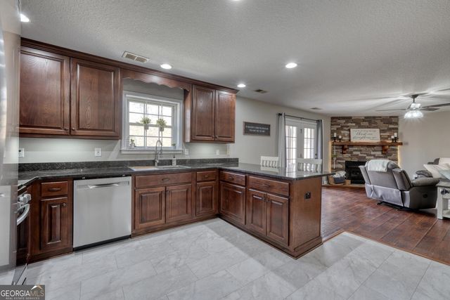 794 State Hwy 66, Young Harris, GA 30582