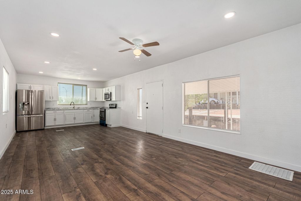 12814 N 19TH Place 19, Phoenix, AZ 85022 — photo 4