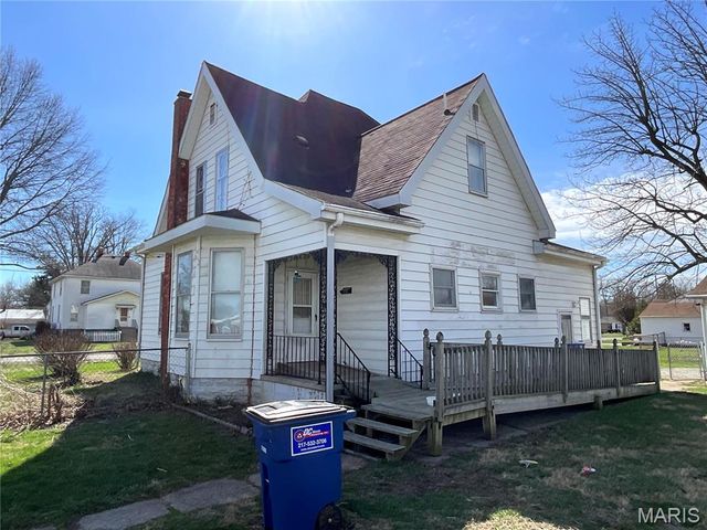 625 Montgomery Street, Staunton, IL 62088